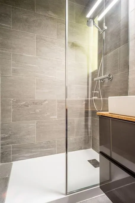 Lägenhet Aurora Suite A Champel Avec Terrasse Geneve